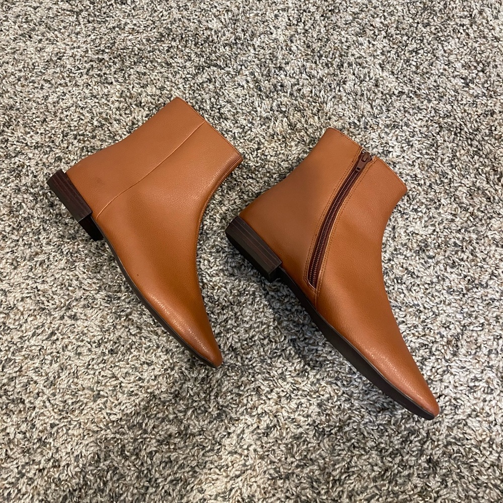 Linea Paolo Womens Ankle Boots